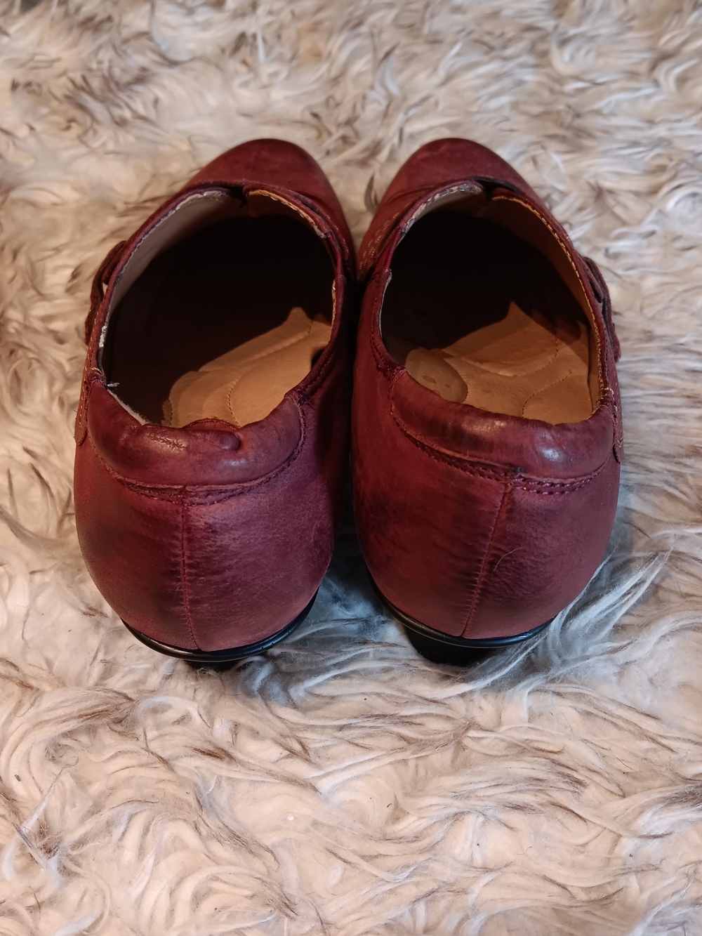 Earth Women's Burgundy Leather Heeled Loafers - Picture 6 of 8